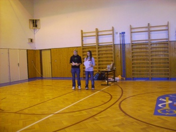 soutěž uváděla Renata a Bára z 9. třídy