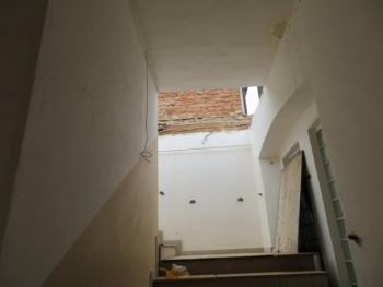 schody do 2. patra, které zůstanou zachovány